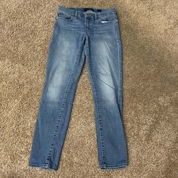 Lucky Brand Women’s Medium‎ Wash Charlie Skinny Jeans Size 4 - Picture 1 of 7